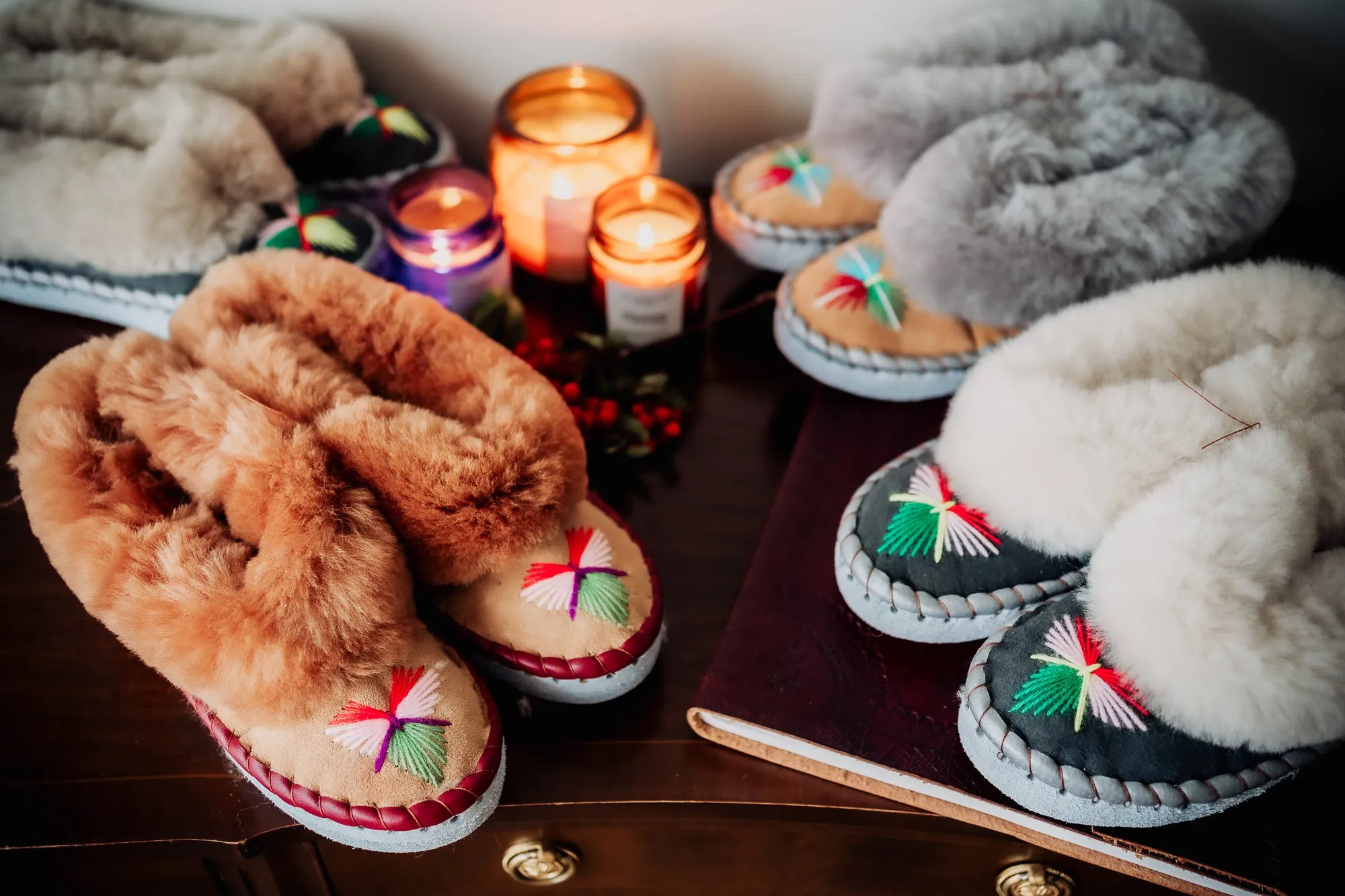 Sheepskin slippers with embroidery  'LUCKY DIP'